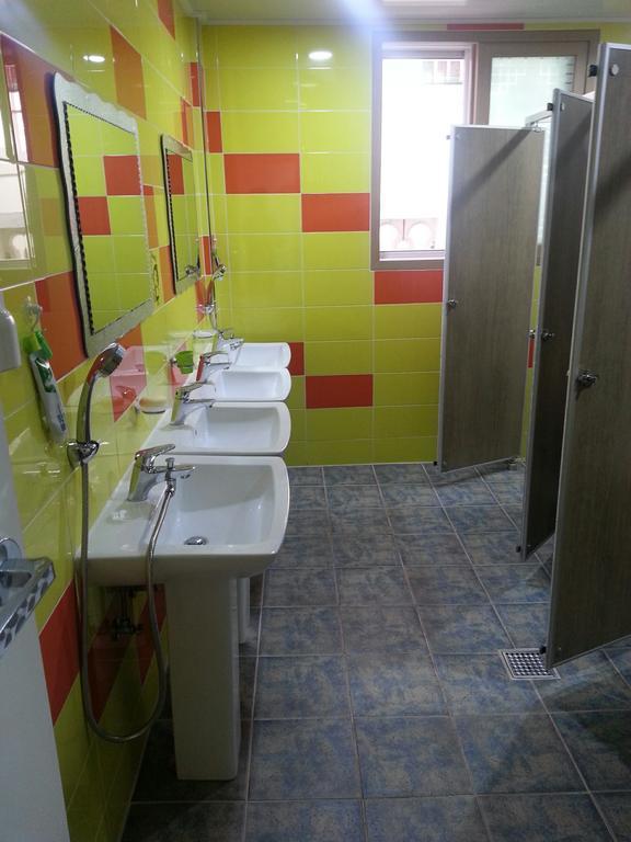 Gyeongju Friend Guesthouse Bagian luar foto