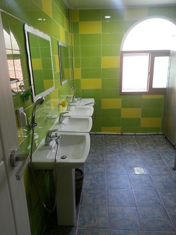 Gyeongju Friend Guesthouse Bagian luar foto