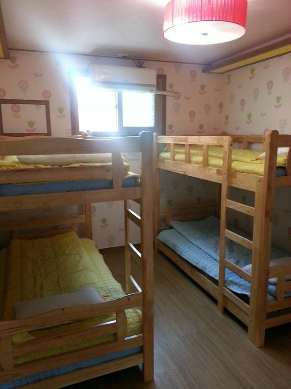 Gyeongju Friend Guesthouse Ruang foto