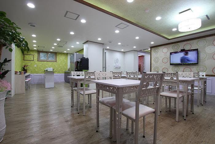 Gyeongju Friend Guesthouse Bagian luar foto