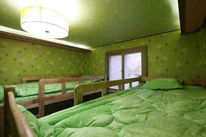 Gyeongju Friend Guesthouse Ruang foto