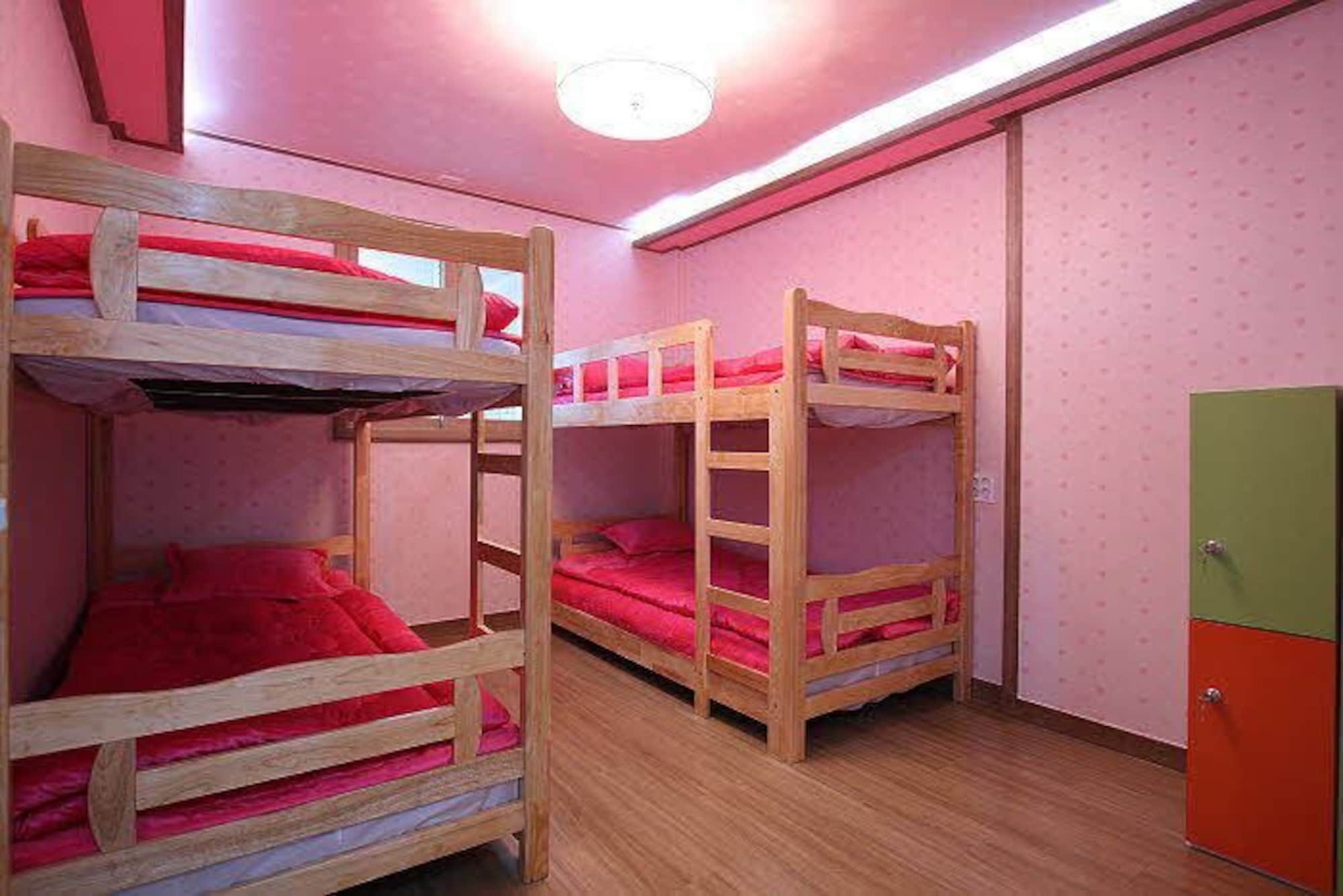 Gyeongju Friend Guesthouse Bagian luar foto